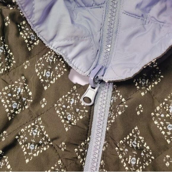 𝅺Bit & Bridle Reversible Blue and Black Quilted Puffer Women's Vest, Size Small - Picture 3 of 10